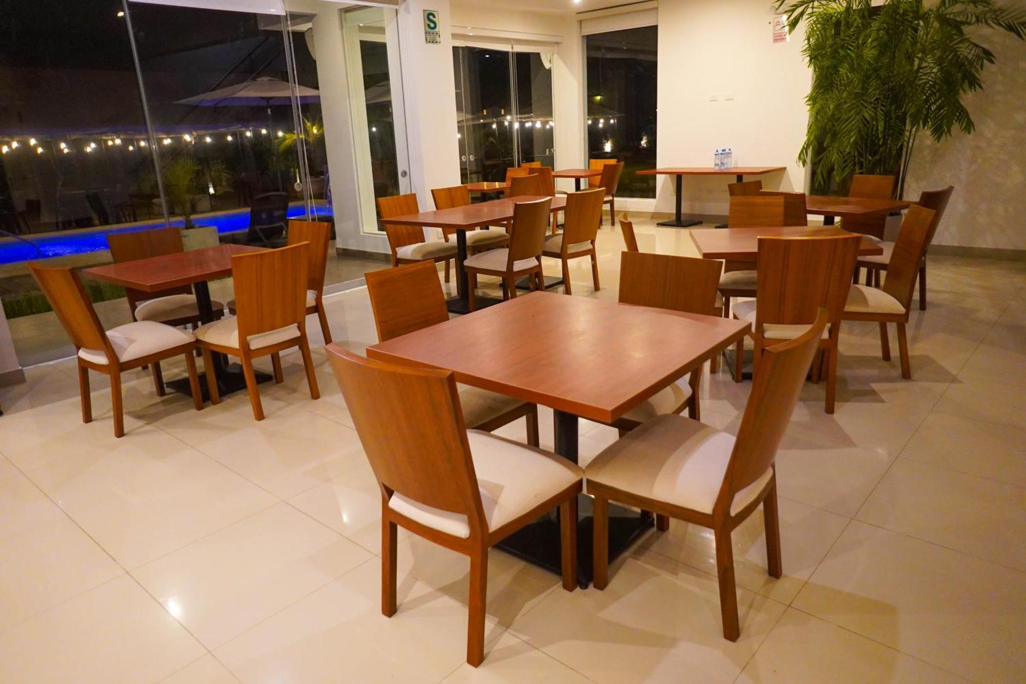 Silver Inn Hotel Cerro Azul Bagian luar foto